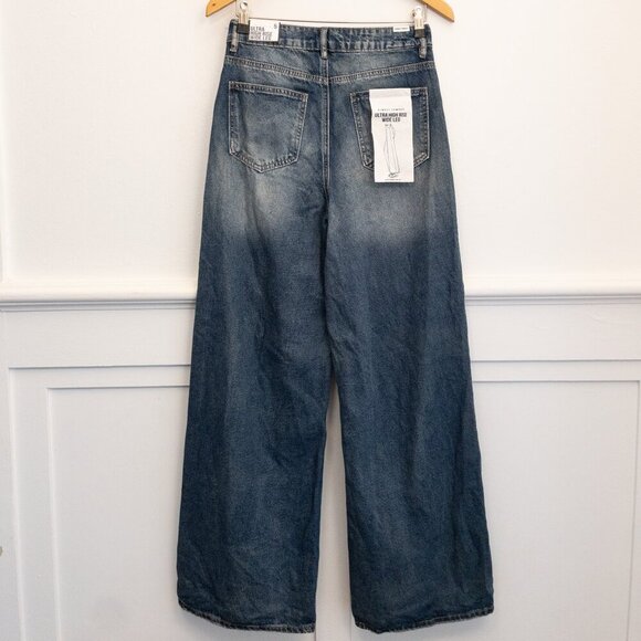 Almost Famous Ultra High-Rise Wide Leg Jeans Distressed Size 5 Medium Wash - Picture 2 of 4